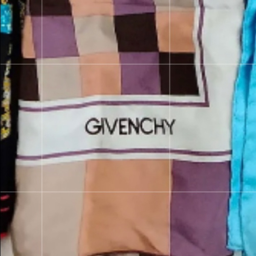 GIVENCHY PARIS Silk vintage scarf - Picture 3 of 7